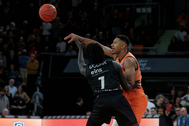 借雅克松是 借雅克松是