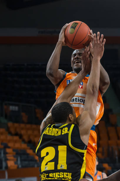 反压制攻势 反压制攻势